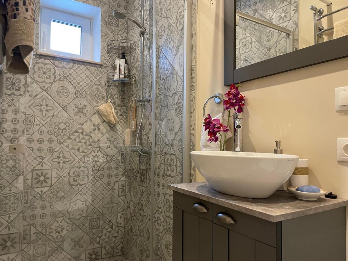 Pristine 1Br Apt In City Center W/ Patio And Parking Riga Eksteriør bilde